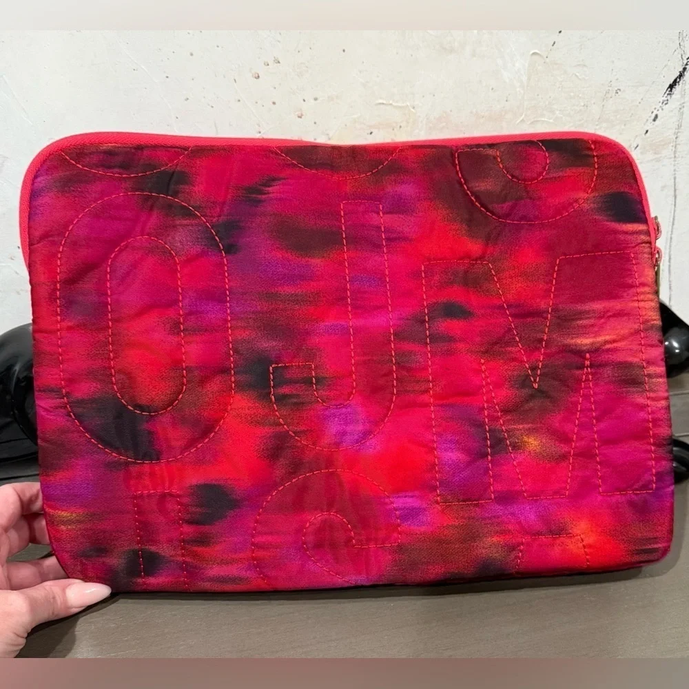 Marc by Marc Jacobs Quilted Laptop Tablet Sleeve Tie Dye Red Pink 13”